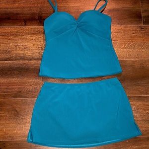 Lands and women’s tankini bathing suit size 10